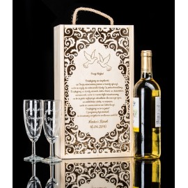 Zasuwana skrzynka na dwa wina z ażurem i dwoma kieliszkami - Grawerowane prezenty i dodatki ślubne